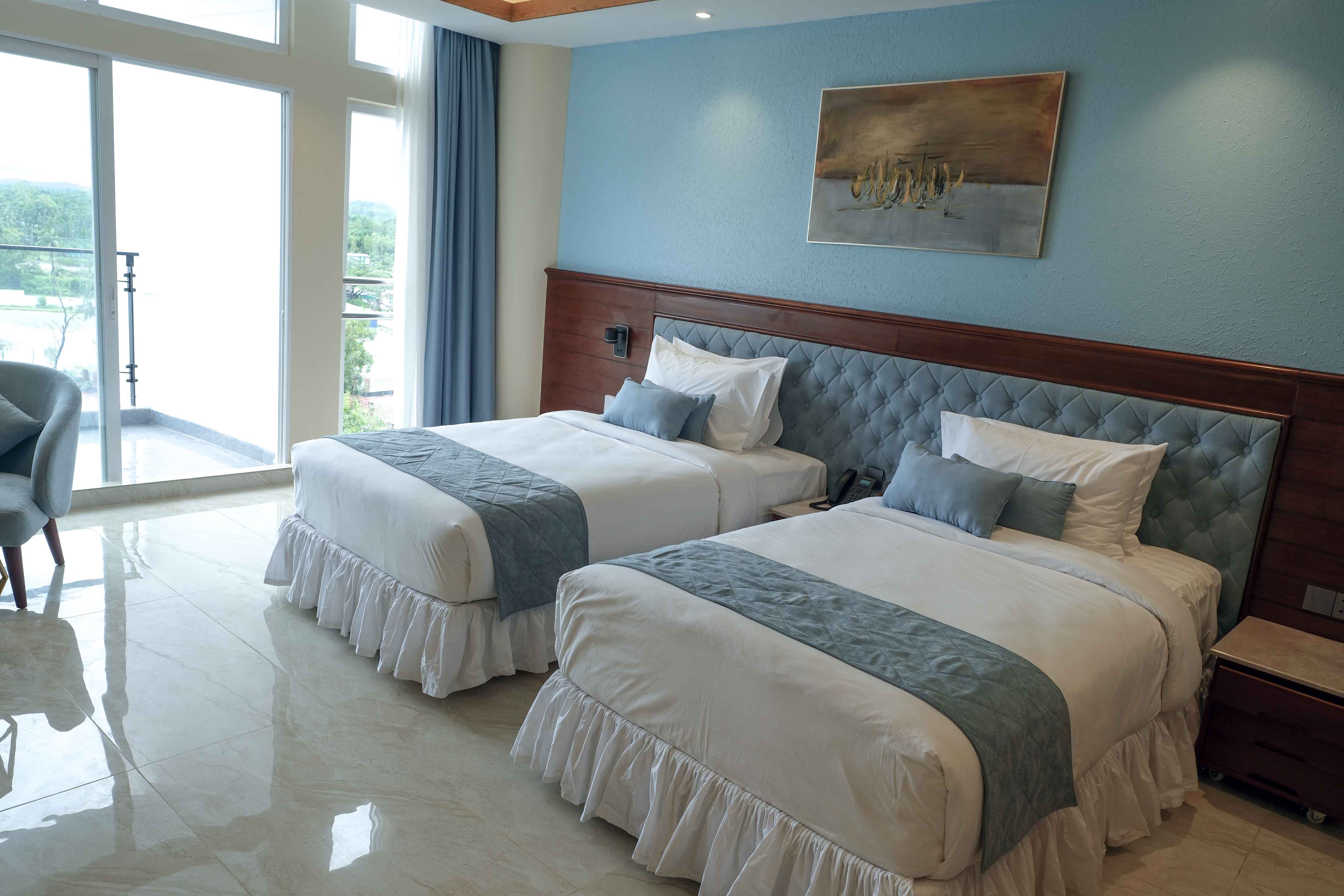 Superior Deluxe Twin(Hill View)